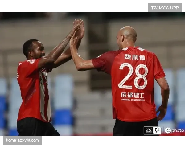 成都蓉城三轮不败领跑积分榜 西南三强占据前三格局初现